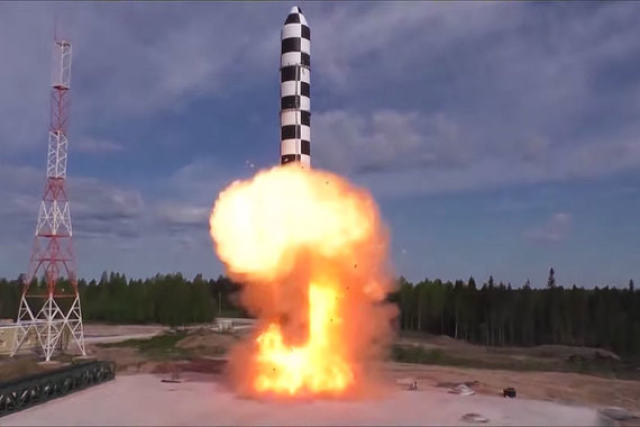 Третий бросковый испытательный пуск образца перспективной межконтинентальной баллистической ракеты 15А28 (Р-28) по ОКР "Сармат". Плесецк, май 2018 года