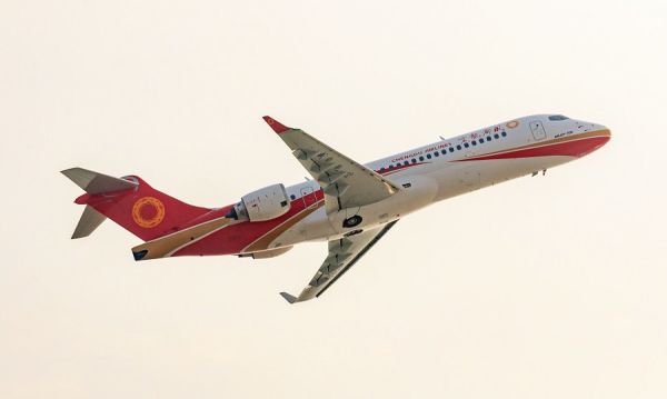 Самолет СОМАС ARJ21-700