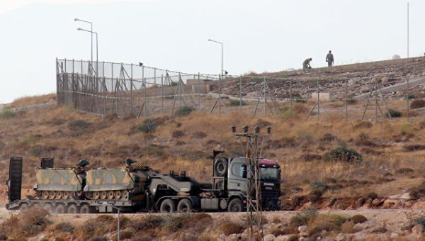 Турецкая бронетехника около сирийской северо-западной провинции Идлиб. 11 октября 2017