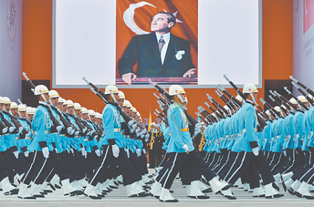 Турецкие офицеры на параде в День Республики. Фото с сайта www.tccb.gov.tr