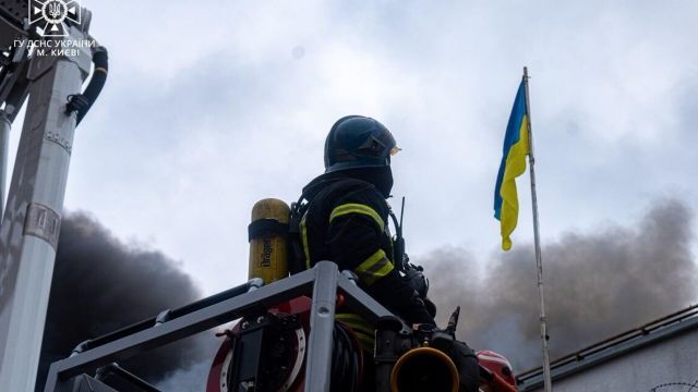 Тушение пожара в Киеве