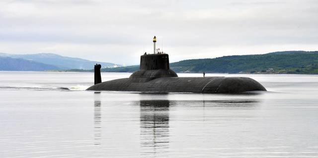 Тяжелый атомный ракетный подводный крейсер "Дмитрий Донской" проекта 941 "Акула"