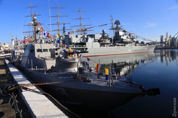 U 175 "Бердянск" и фрегат "Гетьман Сагайдачный"