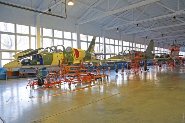 Учебно-боевые самолеты L-39ZA ВВС Уганды в ремонте на ГП "Одесский авиационный завод". Одесса, декабрь 2019 года