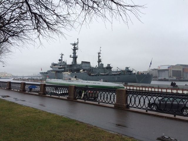 Учебный корабль ВМФ России Перекоп прибыл в Санкт-Петербург после завершения многомесячного дальнего похода протяженностью свыше 40 000 миль