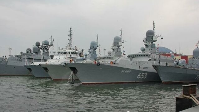 Учения ВМФ России в Каспийском море