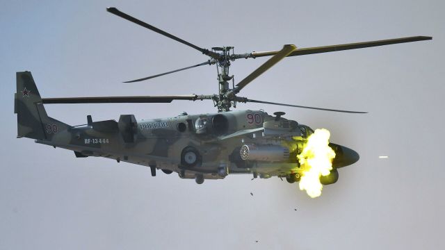 Ударный вертолет Ка-52 "Аллигатор" на командно-штабных учениях "Кавказ-2020"