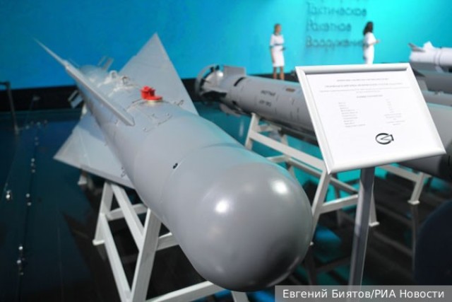 Украинская армия жалуется, что по ее позициям почти ежедневно прилетают «умные» бомбы