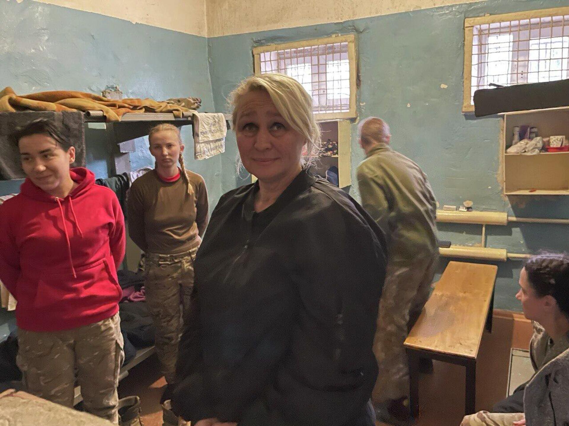 Допросы украинцев. Украина военнопленные женщины Азовсталь. Украинские женщины военнопленные. Пленные женщины с Азовстали.