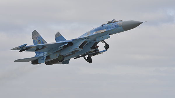 Украинский истребитель Су-27 во время учений "Чистое небо - 2018"