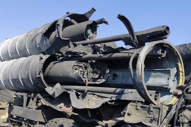 Уничтоженная позиция дивизиона зенитного ракетного комплекса (ЗРК) С-300