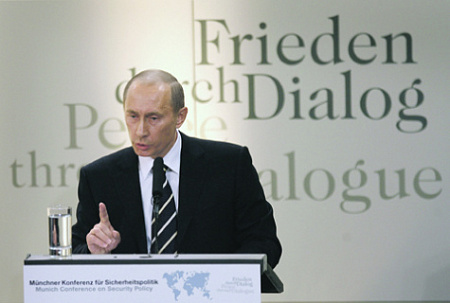 В 2007 году на Мюнхенской конференции Владимир Путин предсказал появление новых форм ведения войны. Фото Reuters