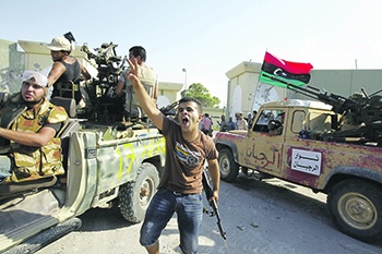 В Ливии после свержения тирании – война всех против всех. Фото Reuters