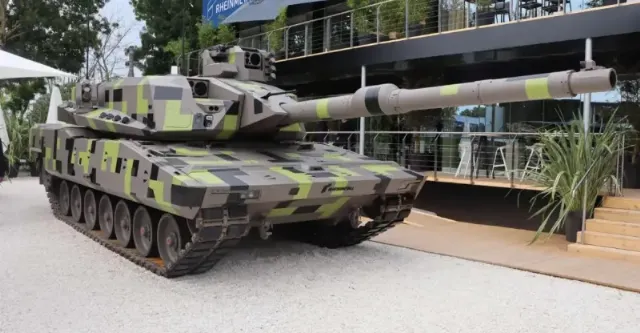 Rheinmetall presented the KF-51U Panther tank with an uninhabited ...