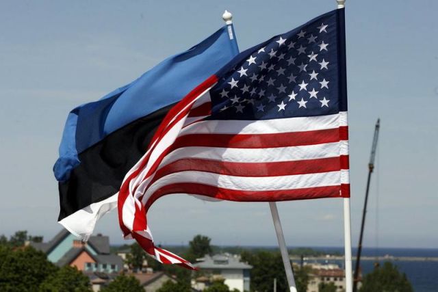 Флаги США и Эстонии