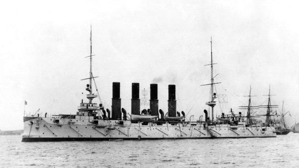 «Варя&#769;г» — бронепалубный крейсер