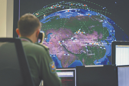 Ведение сетевых войн немыслимо без технологий спутниковой связи и управления. Фото с сайта www.mil.ru