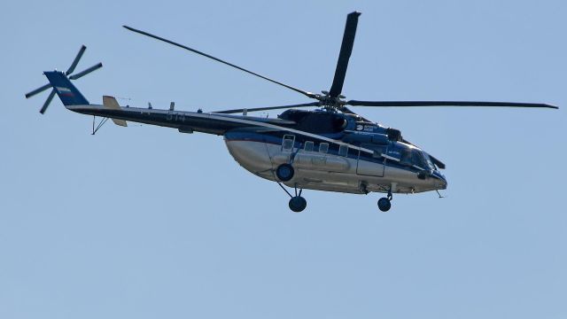 Вертолет Ми-171 во время демонстрационных полетов на открытии МАКС