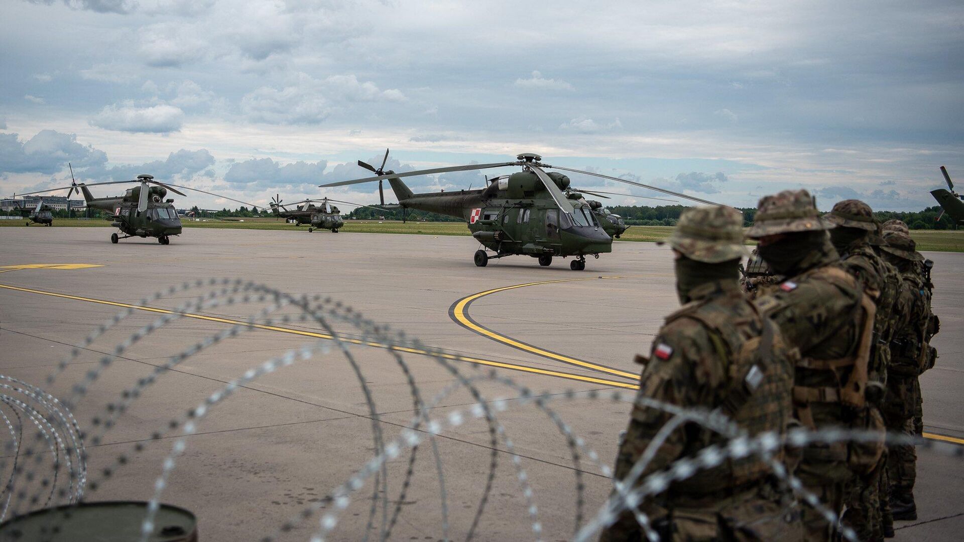 Вертолеты ВС Польши в приграничном с Белоруссией районе