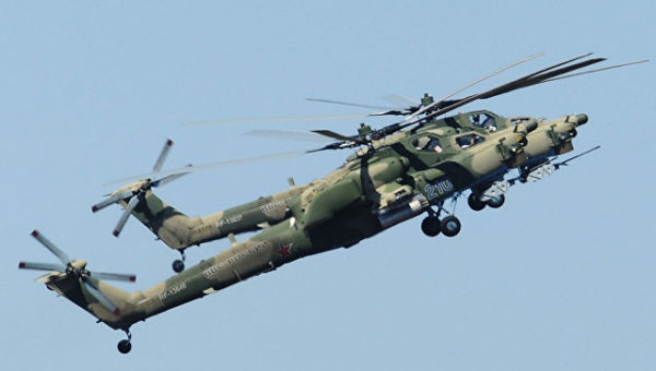 Вертолеты Ми-28 над полигоном Кадамовский в Ростовской области. Архивное фото