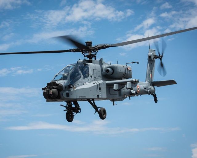 Вертолёт Apache AH-64E