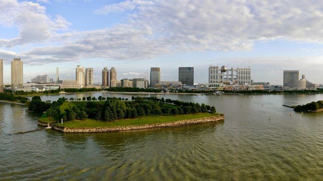 Вид на остров Одайба в Токио