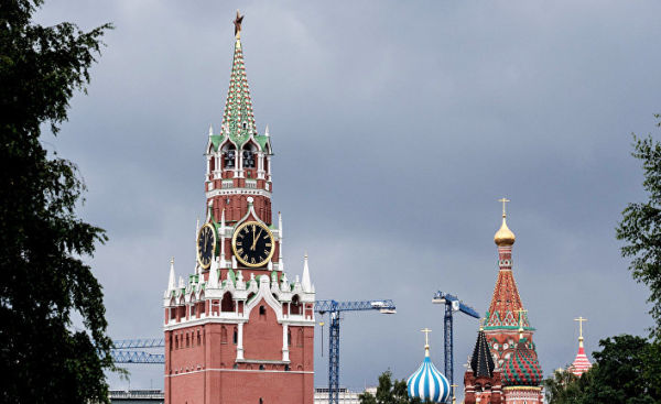 Вид на Спасскую башню Московского Кремля