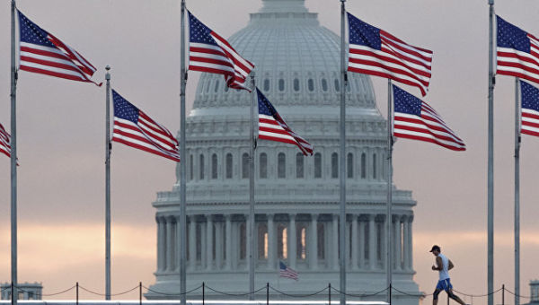 Вид на здание Капитолия в Вашингтоне