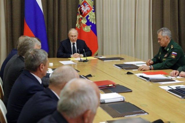 Владимир Путин провел заключительное совещание из серии встреч, посвященных укреплению оборонного комплекса.