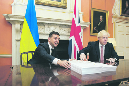 Владимир Зеленский подписал с Борисом Джонсоном многотомный договор, дающий Киеву надежду на военно-политическую поддержку Лондона. Фото с сайта www.president.gov.ua