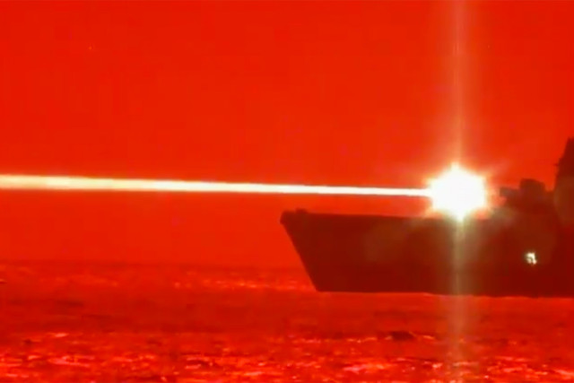 Во время испытания лазерного оружия ВМС США