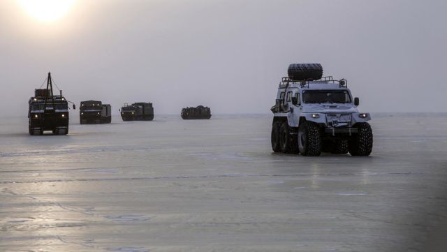 Во время испытаний новых и перспективных образцов вооружения, военной и специальной техники в условиях Арктики