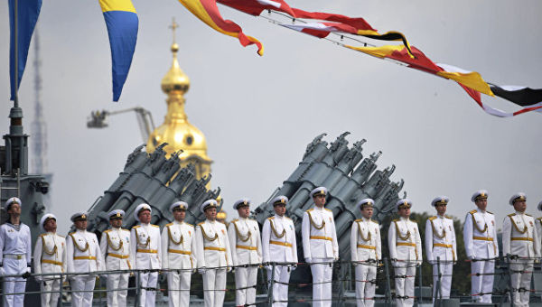 Во время парада в честь Дня Военно-Морского Флота России. Архивное фото