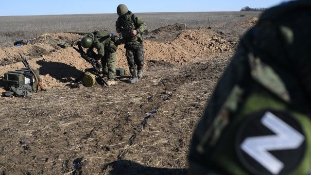 Военнослужащие мотострелковых подразделений ВС РФ на боевой позиции в зоне СВО