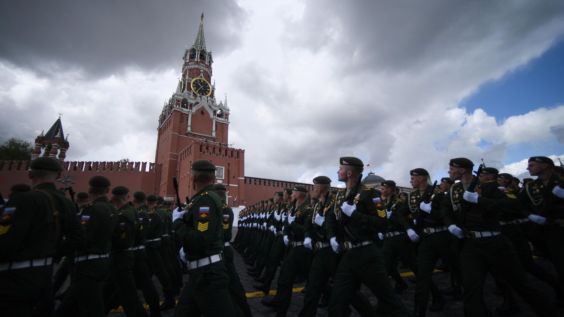 Военный парад на красной площади дата. Парад 2022 в Москве. Парад 9 мая 2022 в Москве. Военный парад на красной площади 9 мая 2022.