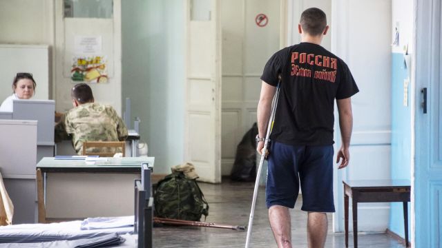 Военнослужащие, проходящие лечение в госпитале министерства обороны им. Пирогова в Симферополе