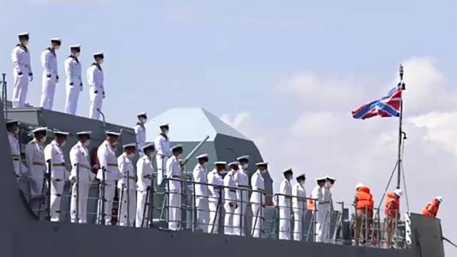 Военнослужащие ВМФ РФ на борту российского военного корабля в порту Судана, февраль 2021 год