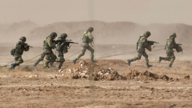 Военнослужащие во время командно-штабных учений "Кавказ-2020"