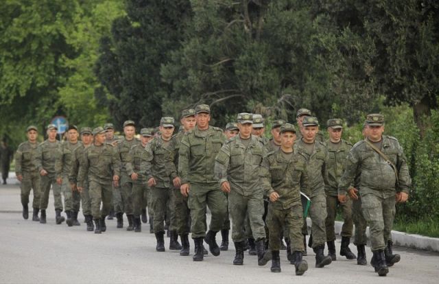 Военнослужащие 201-й российской военной базы в Таджикистане