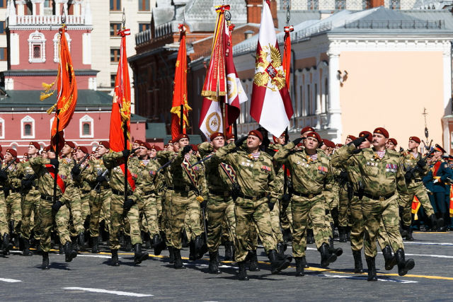 Военнослужащие Отдельной дивизии оперативного назначения им. Ф.Э. Дзержинского на Параде Победы в Москве, 9 мая 2018 года