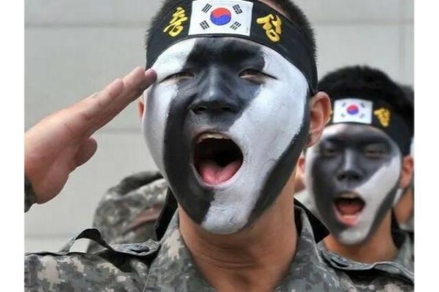 Военнослужащие ВС Южной Кореи