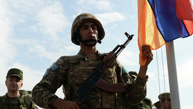 Военнослужащий подразделения Вооруженных сил Армении