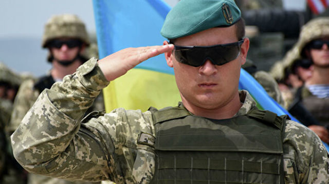 Военнослужащий армии Украины на учениях под эгидой НАТО