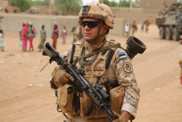 Военнослужащий эстонского военного контингента (ESTPLA) в Мали, участвующий в операции "Barkhane", 2019 год