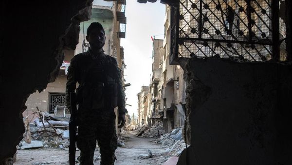 Военнослужащий сирийской армии в Алеппо