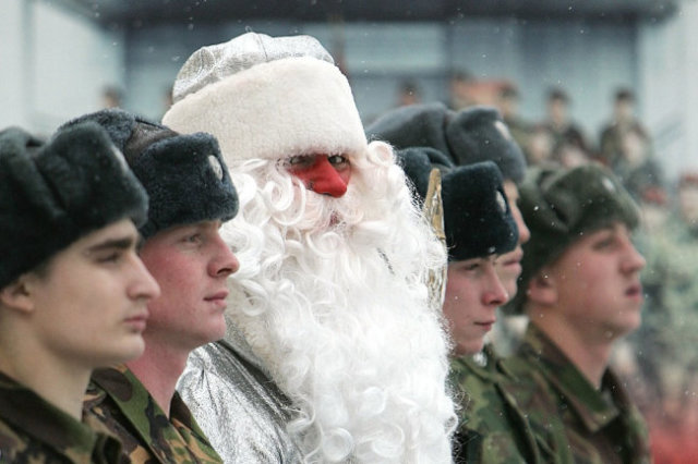 Военные не зовут Деда Мороза со стороны - всегда есть таланты в казарме