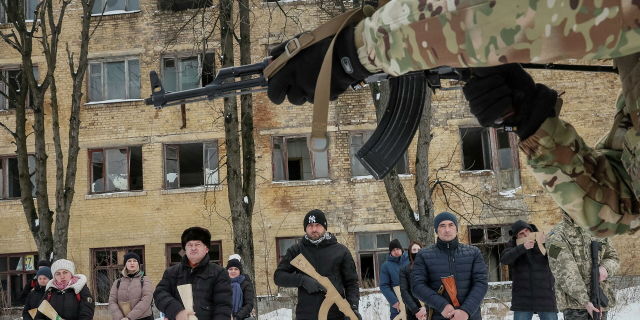 Военные учения для гражданских лиц в Киеве