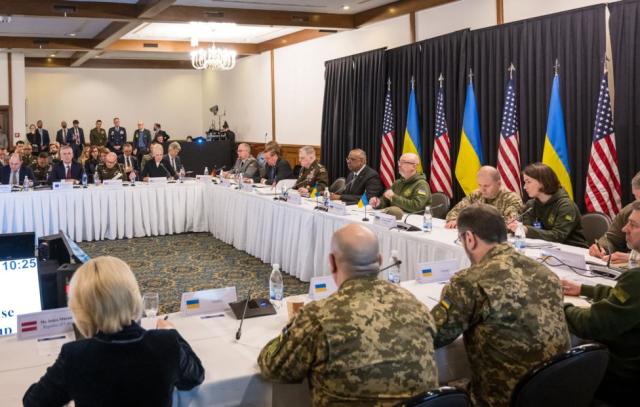 Встреча министров обороны на американской авиабазе Рамштайн в ФРГ