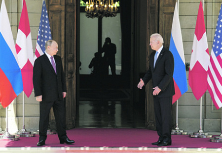 Встреча Владимира Путина и Джозефа Байдена не сняла всех противоречий в двустронних отношениях. Фото Reuters