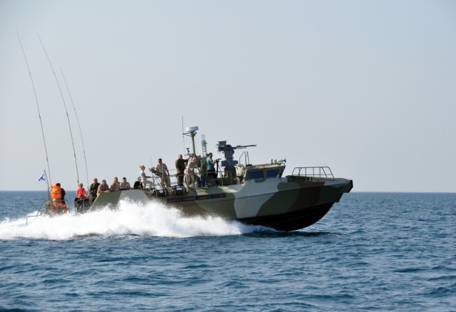 Выход в море на быстроходных патрульных катерах проекта 03160 "Раптор"